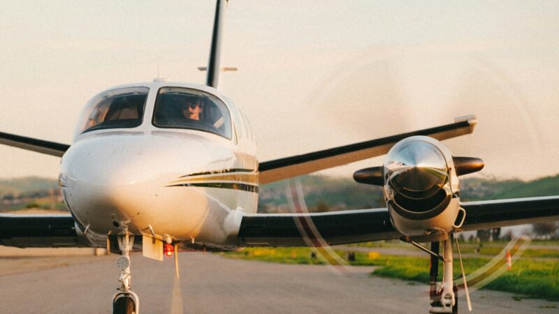 Quais os documentos obrigatórios a bordo de aeronaves