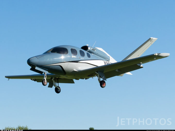 Cirrus Celebra a Entrega do 600º Vision Jet